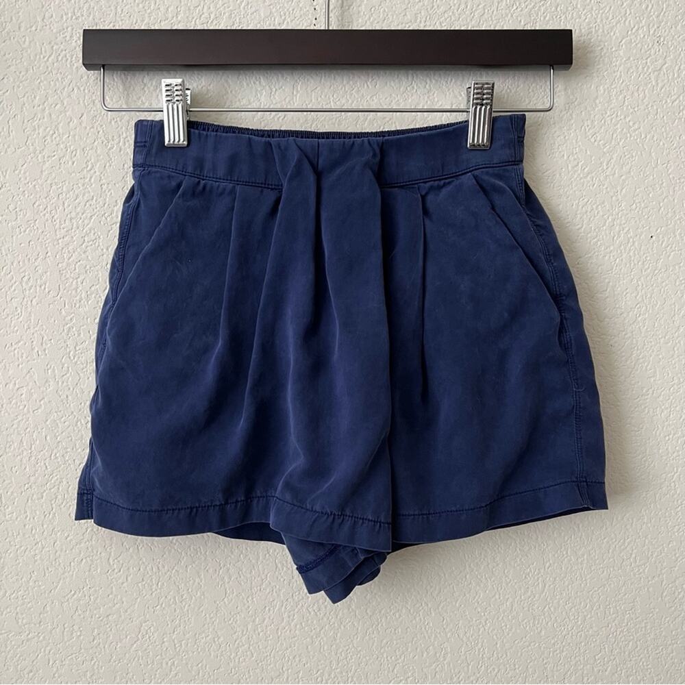 Lululemon &go Keepsake Short Hero Blue sueded silky pleated zip pockets